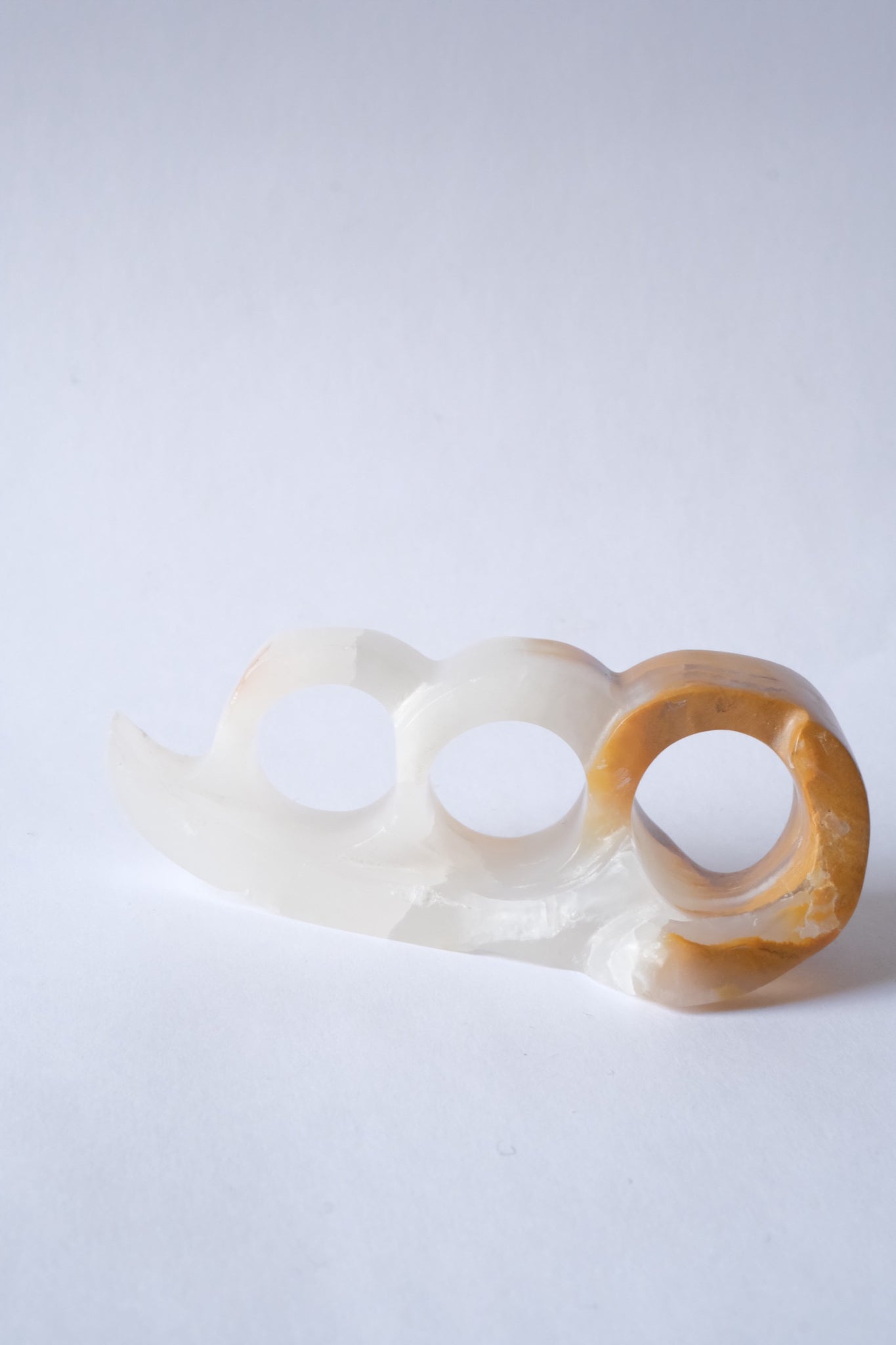 Knuckler Ring